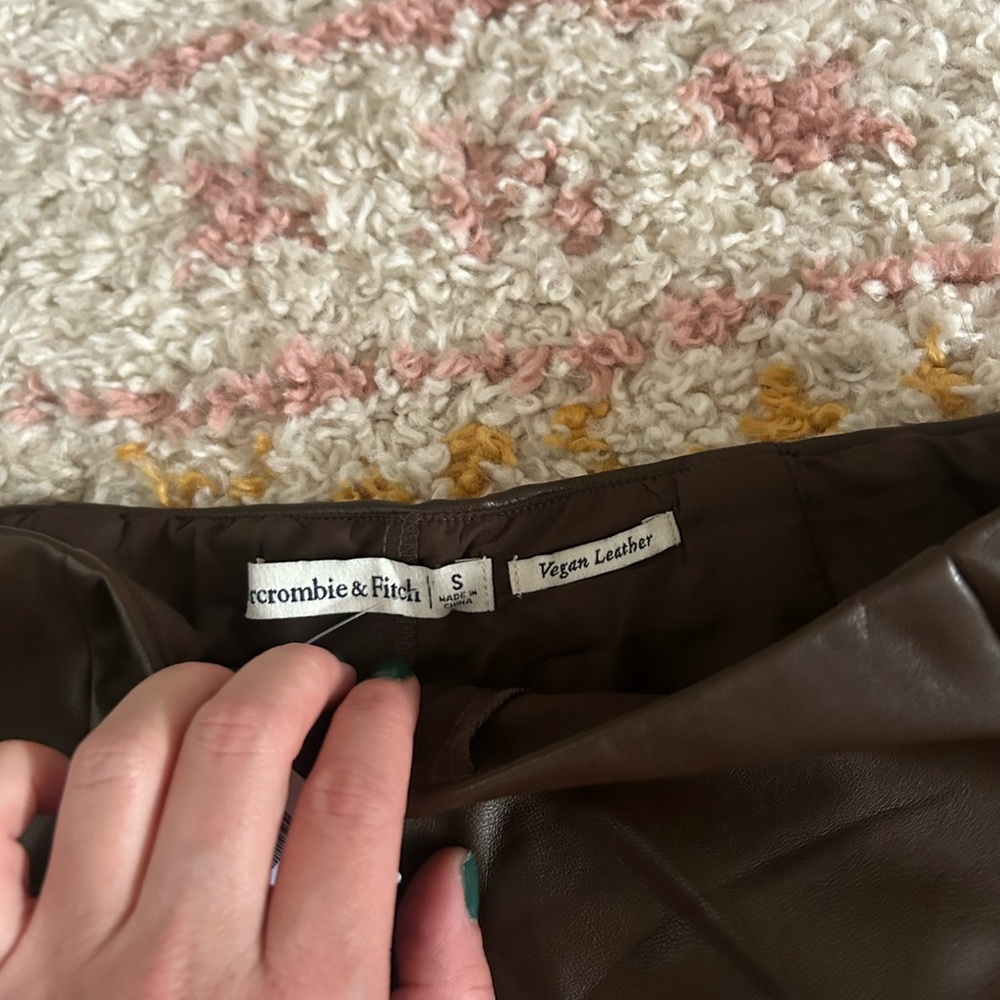 Abercrombie brown faux leather mini skirt small new with tags - Picture 3 of 4